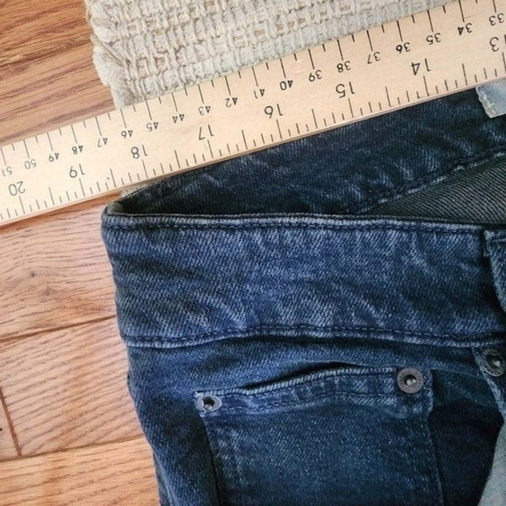 Universal Thread Mid Rise 80s Slim Dark Wash Denim Frayed Raw Hem Grunge 17 - Picture 10 of 10